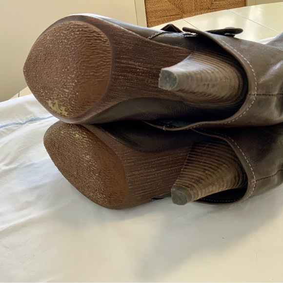 Miss sixty brown leather boots size 40
US/10 - Picture 9 of 16